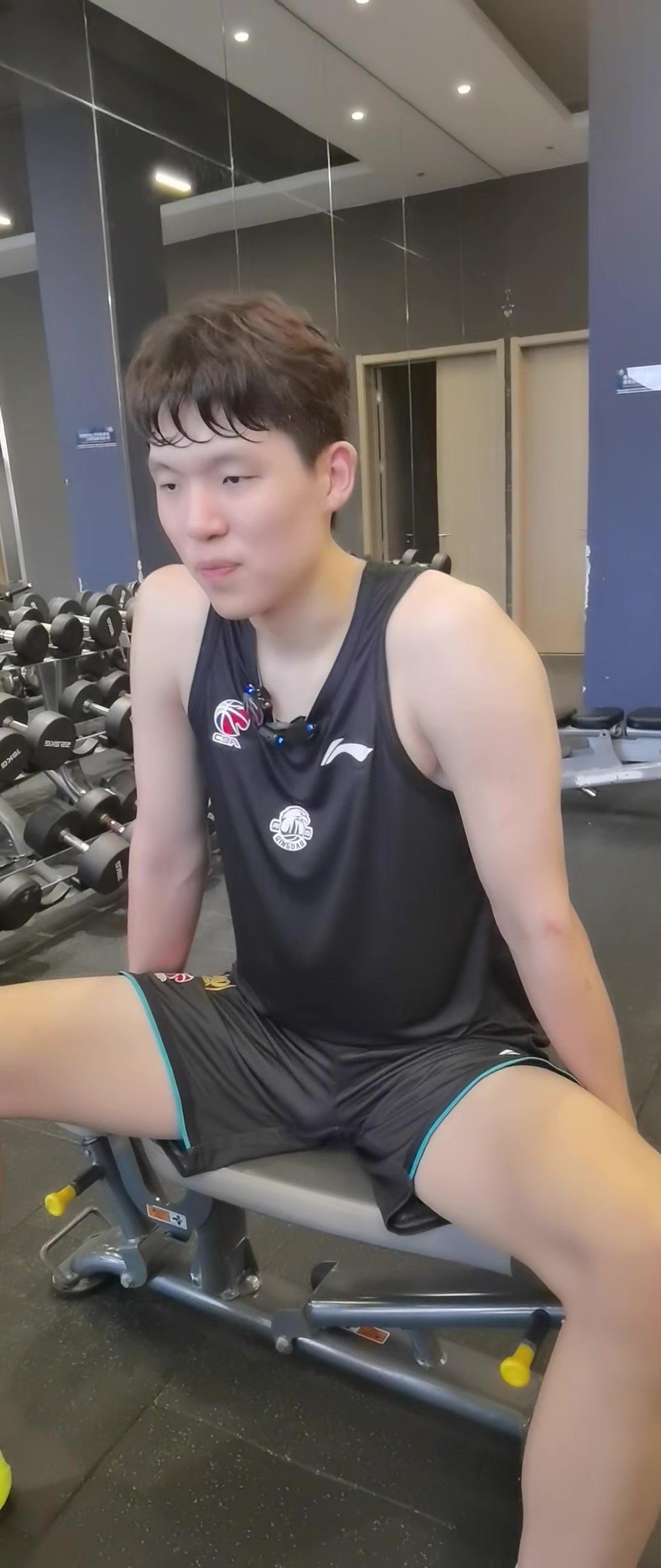 开云体育-杨瀚森重回青岛训练&寄语母队:明年总冠军